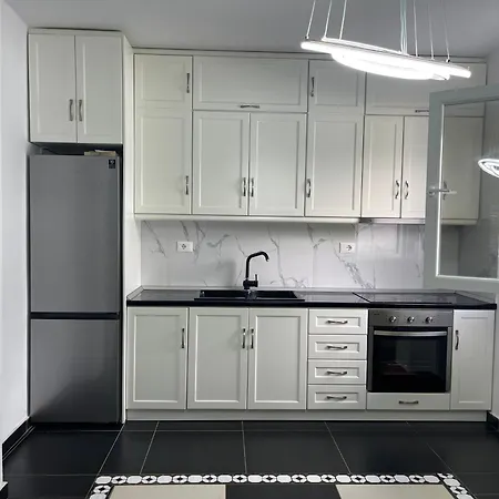 Near Beach, With Garden 度假居 格勒姆