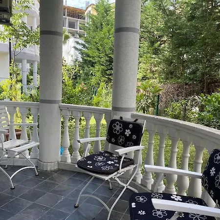 Tatil Evi Near Beach, With Garden