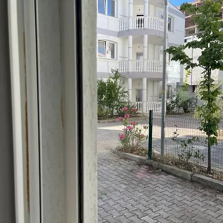 Near Beach, With Garden بيت للعطل غوليم