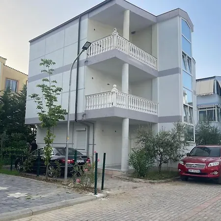 Near Beach, With Garden Prázdninový dům