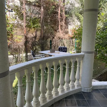 Near Beach, With Garden Feriehus Golem (Tirana)