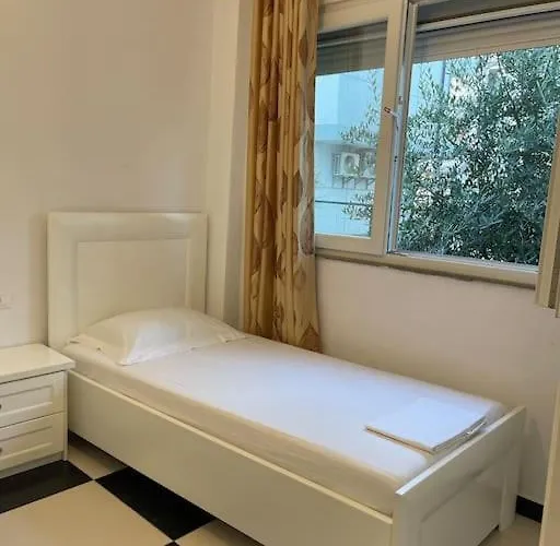 Near Beach, With Garden Vakantiehuis *