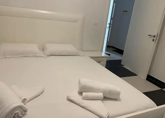 Near Beach, With Garden Prázdninový dům