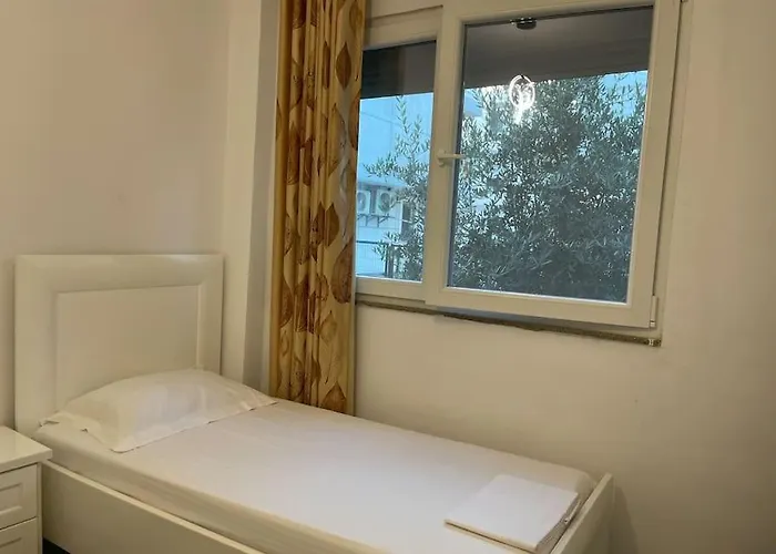 Near Beach, With Garden Prázdninový dům *