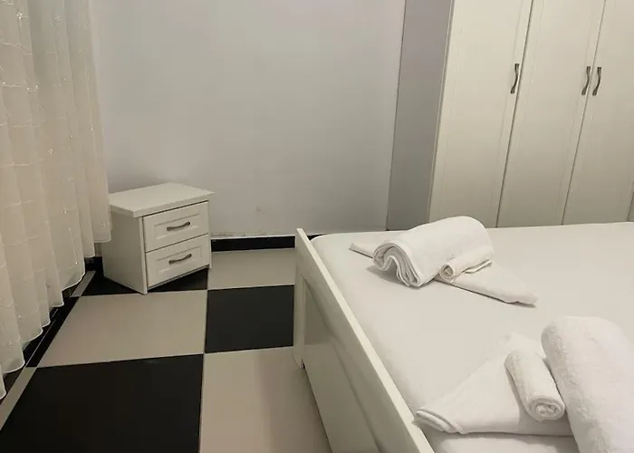 Near Beach, With Garden Prázdninový dům