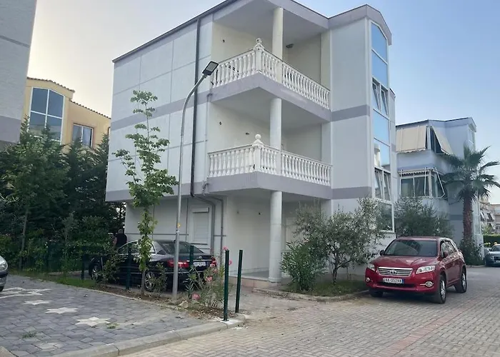 Near Beach, With Garden Vakantiehuis